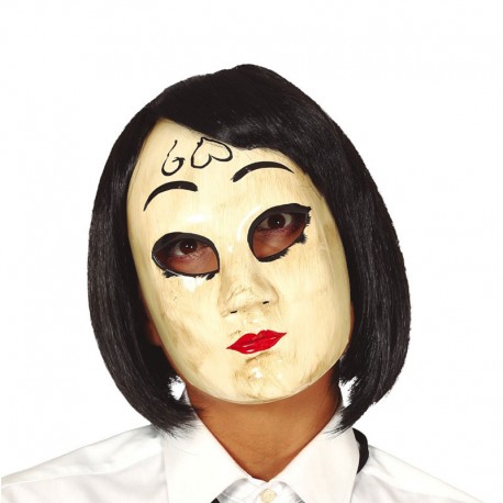 Vrouw met hartmasker